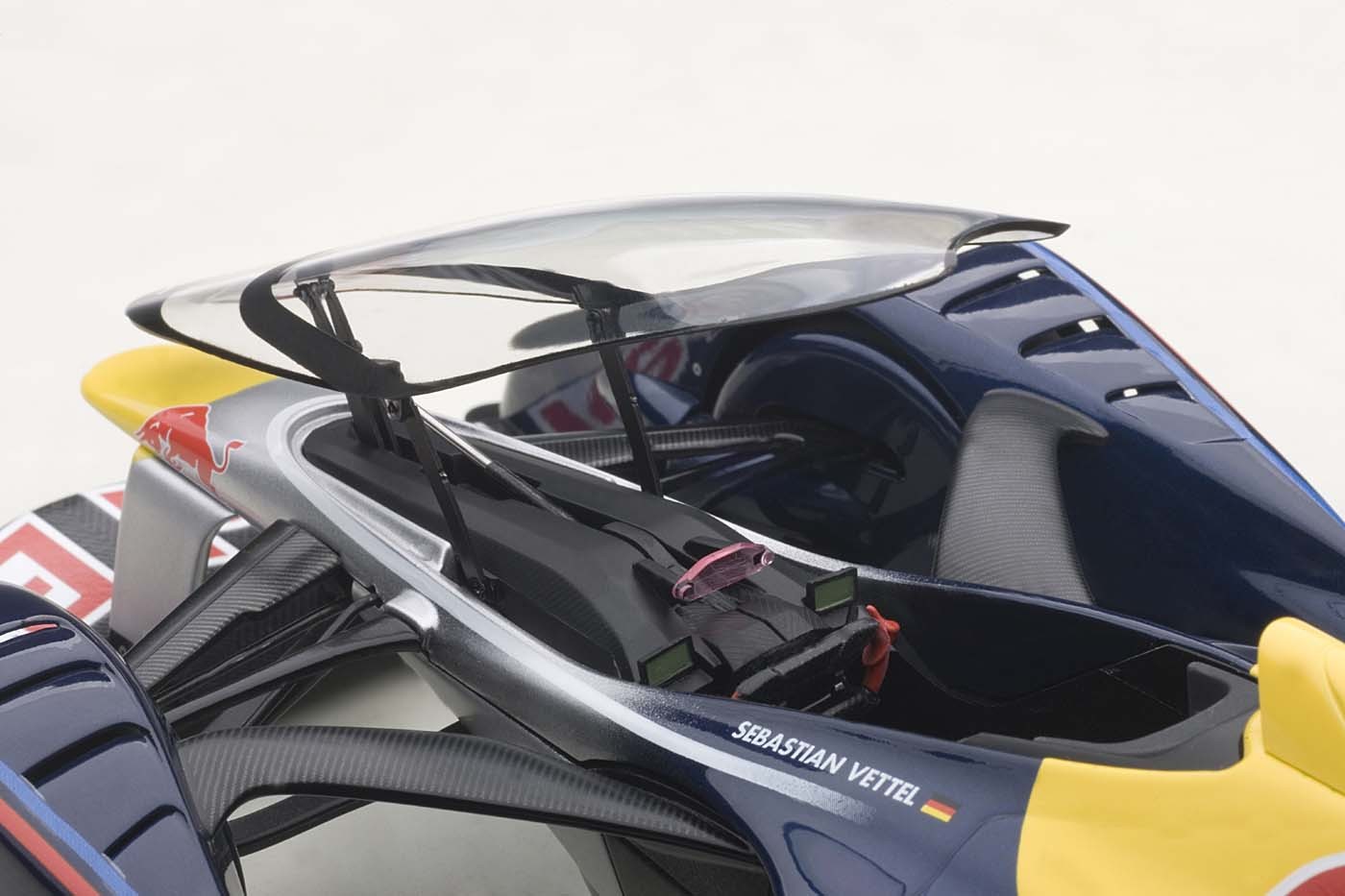 AUTOart Highly detailed die-cast model Gran Turismo Red Bull X2014