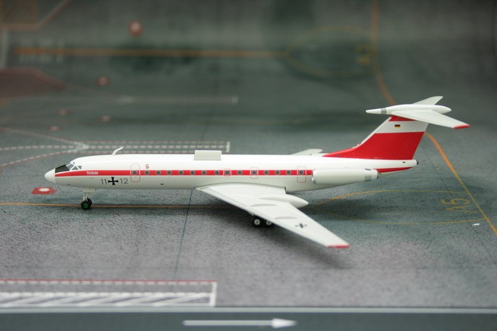 Luftwaffe Tupolev TU-134A Registration 11+12, Phoenix 1:200