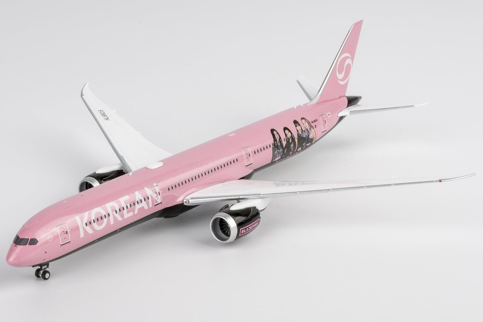 Korean Air Boeing 787-10 Dreamliner (BlackPink) Reg: HL8816