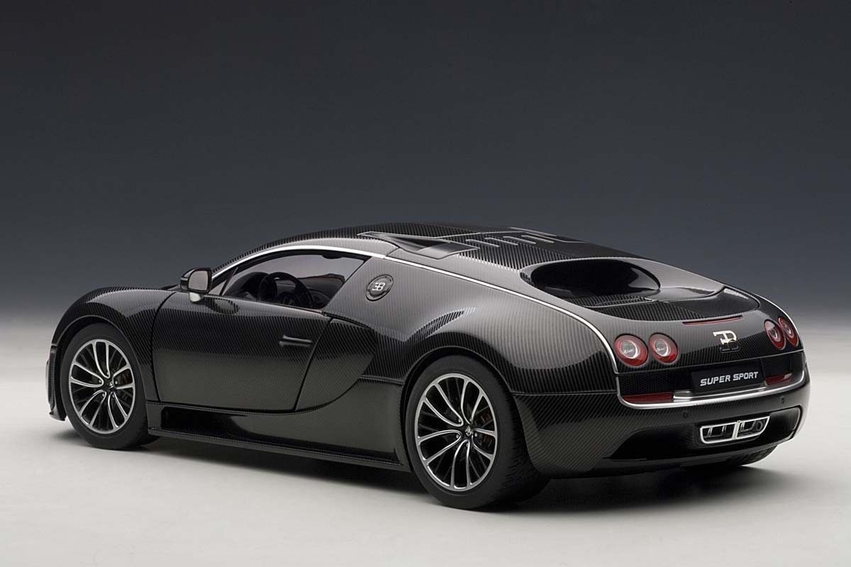 AUTOart die-cast model Bugatti Veyron Super Sport Carbon Black