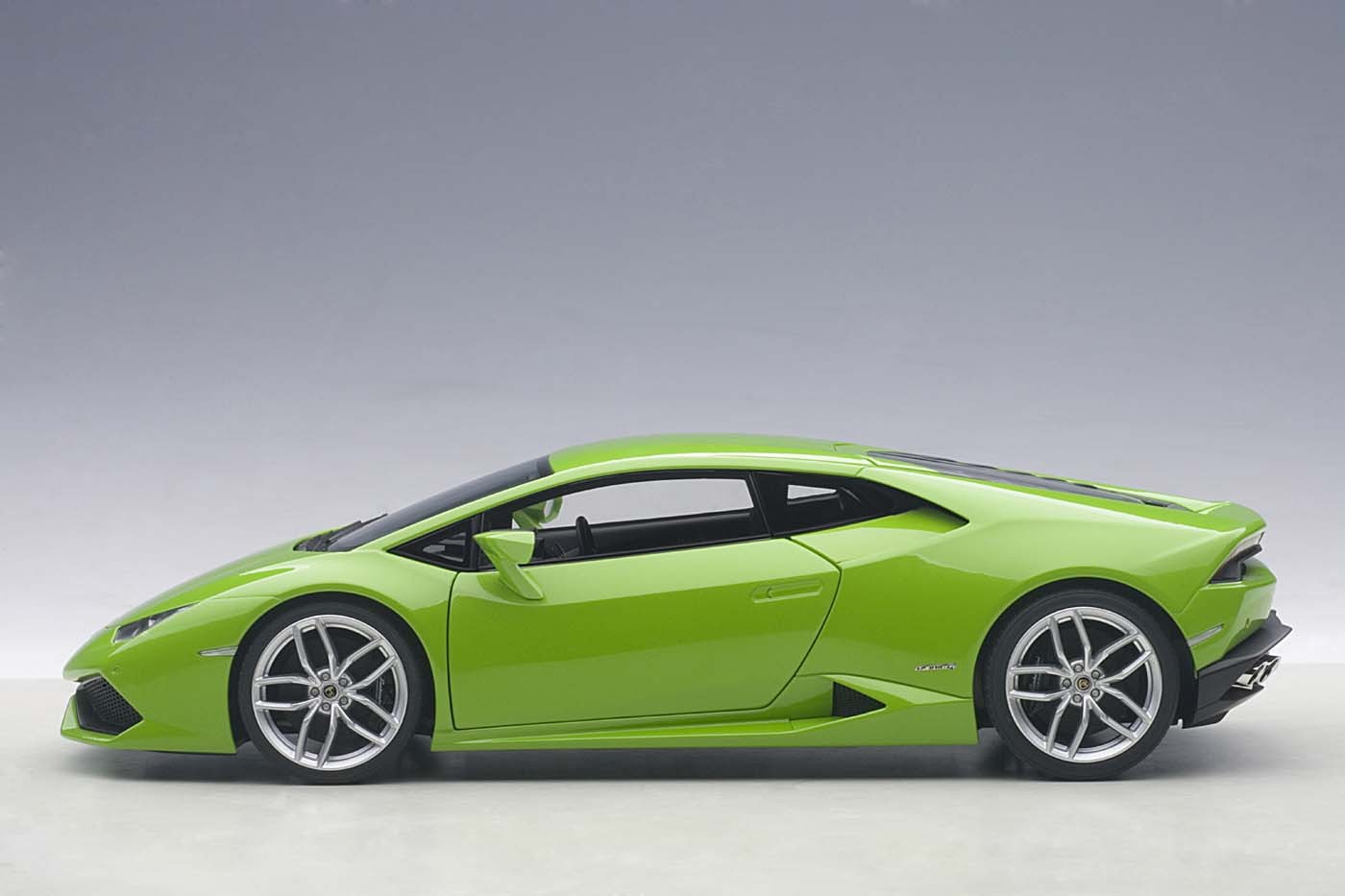 Sale! Metalic Green Lamborghini Huracan LP610-4 Die-Cast AUTOart 74605  Scale 1:18