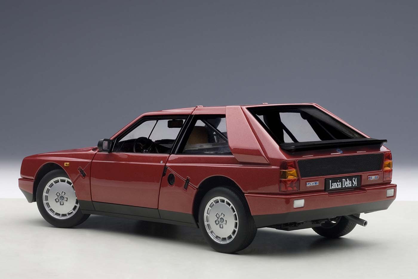 Highly detailed AUTOart diecast model Red Lancia Delta S4 AUTOart