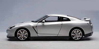 Nissan GT-R (R35) (Ultimate Metal Silver)