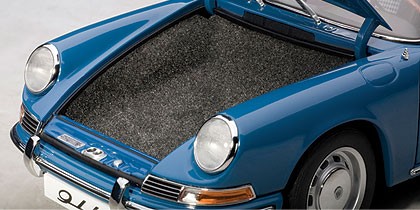 AUTOart die-cast model Porsche 911 S 1967 blue 77913 die-cast 