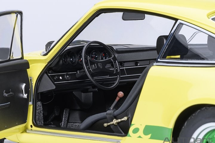Autoart 78030, Porsche 911, Carrera 2.7 RS, grand prix white/red stripes, Nicht für Kinder unter 14 Jahren geeignet, Sammlermodellauto