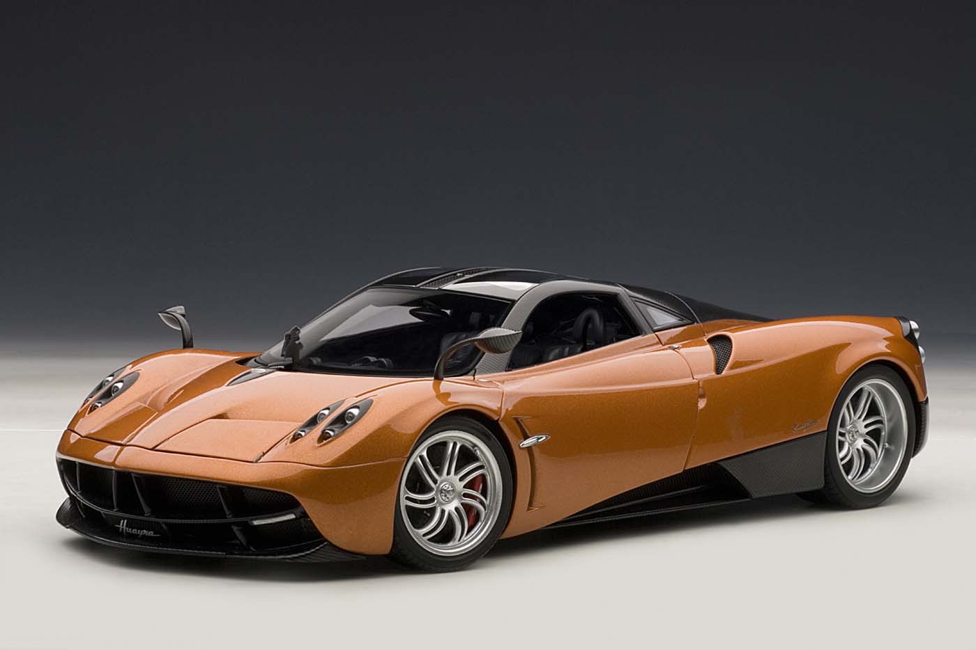 AUTOart die-cast model Pagani Huayra, Bronze 78269 die-cast model