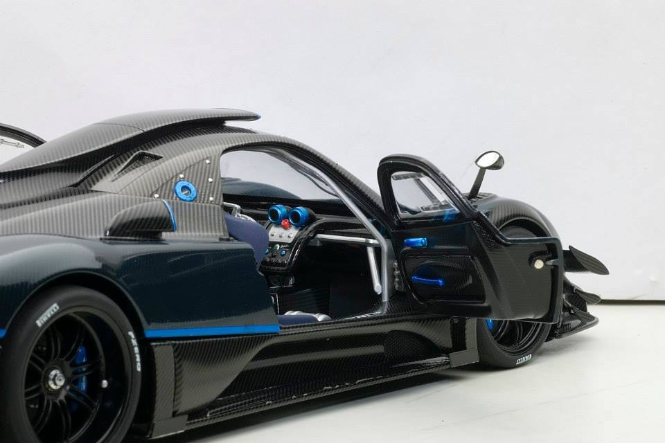 Autoart Pagani Huayra Autoart Zonda Revolucion BBR RESIN Vs LCD DIECAST! Pagani Zonda HP Barchetta COMPARISON Video! 