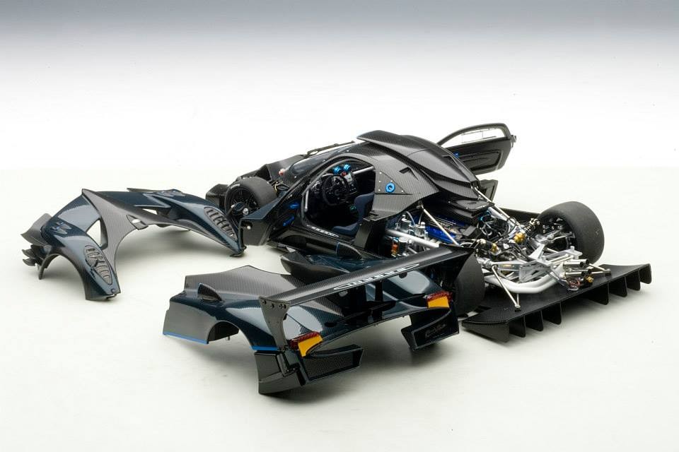 AUTOart die-cast model Pagani Zonda Revolution Blue-Black Carbon