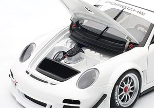 AUTOart die-cast model Porsche 911 (997) GT3 R Plain Body Version