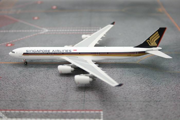 Singapore Airlines A340-500 9V-SGE Phoenix Scale 1:400