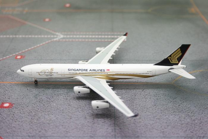 ➀ 1/400 シンガポール航空 AIRBUS A340-300 9V-SJE-