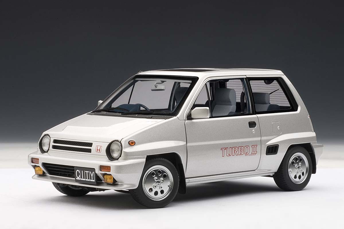 Honda City Turbo II, Silver with Motocompo in Yellow