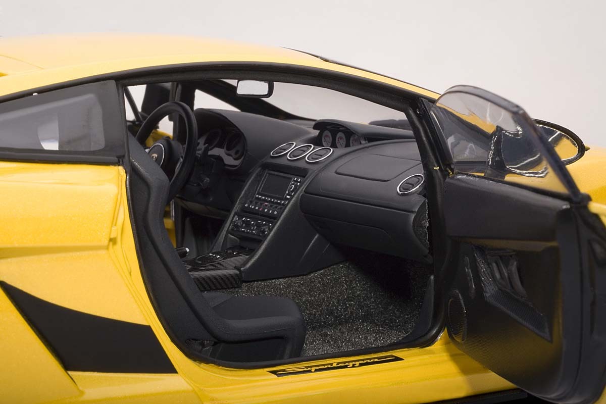 AUTOart 1:18 Scale Lamborghini Gallardo Superleggera, Giallo Midas