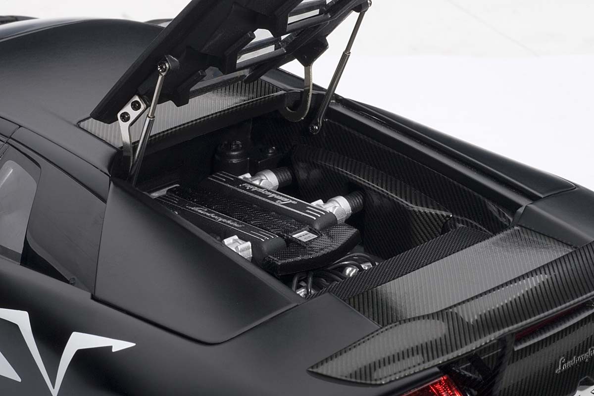 AUTOart 1:18 Scale Lamborghini Murcielago LP670-4 SV, Nero Nemesis