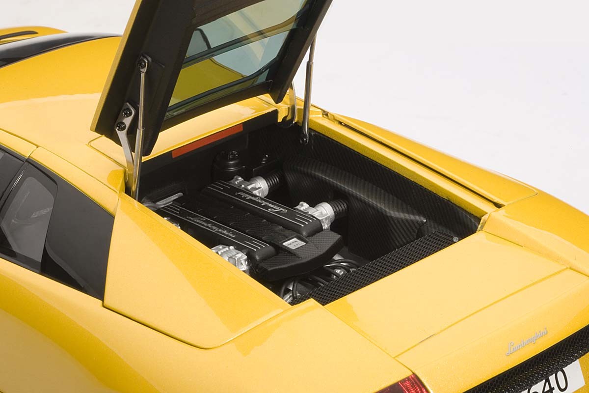 AUTOart 1:18 Scale Lamborghini Murcielago LP640, Giallo Orion
