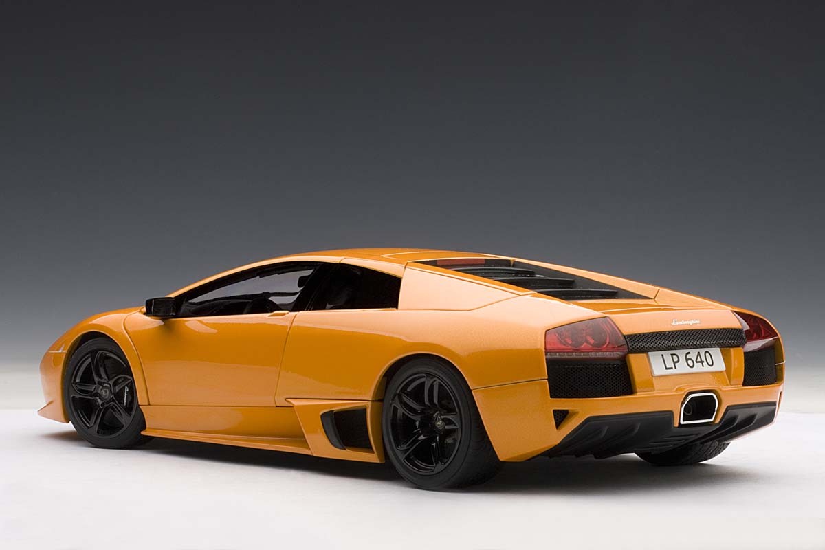 AUTOart 1:18 Scale Lamborghini Murcielago LP640, Arancio Atlas