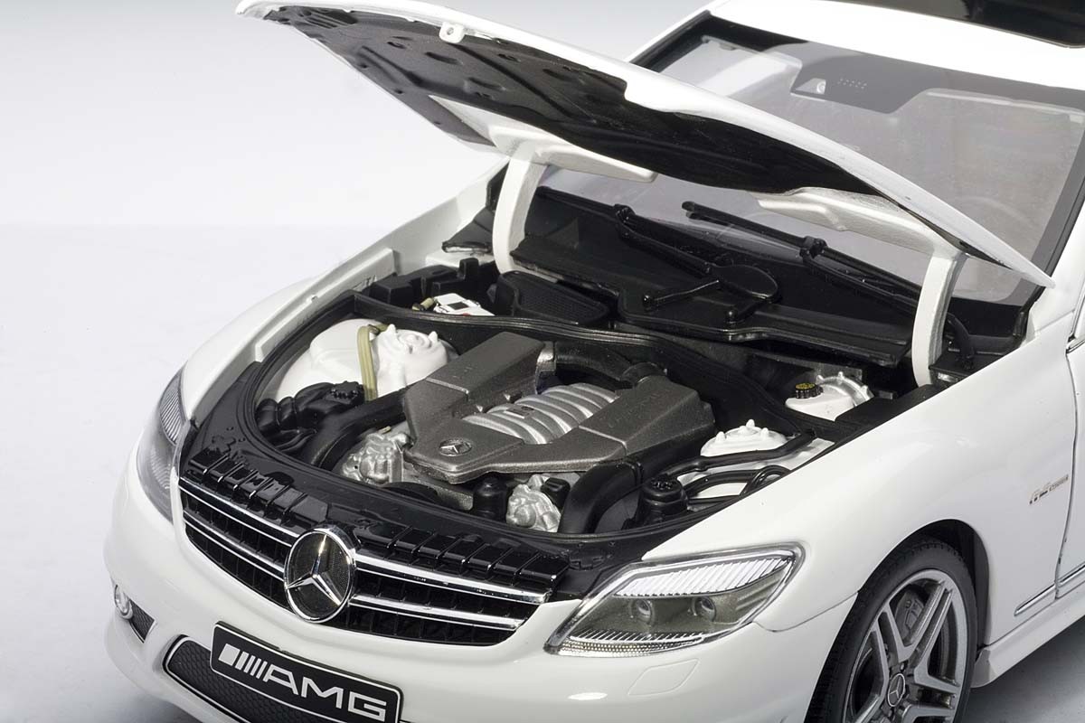 AUTOart 1:18 Scale Mercedes-Benz CL63 AMG, White, w/Leather Seats 