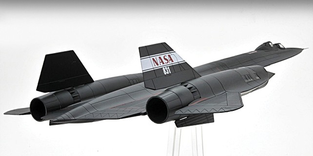 Century Wings SR-71B Blackbird 1/72 Die Cast Model ezToys