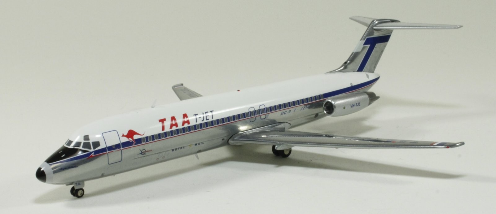 Garuda Indonesia DC-9-30 PK-GNO (80'S Livery) Scale 1:200 JCWings