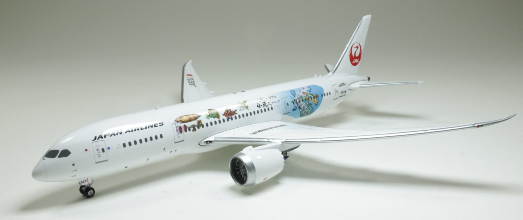JAL Japan Airlines B787-8 JA828J Studio Ghibli Phoenix 1:400