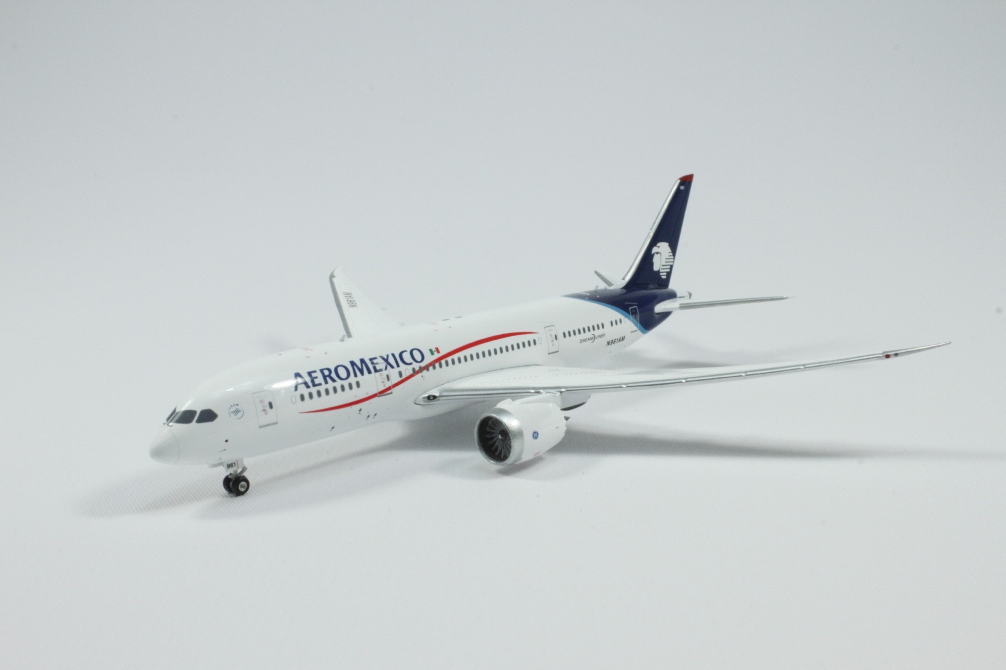 ❶　Phoenix 1/400 アエロメヒコ航空 B787-8 N961AM □Phoenix アエロメヒコ B787-8 N961AM 1/400 即決□ アエロメヒコ航空