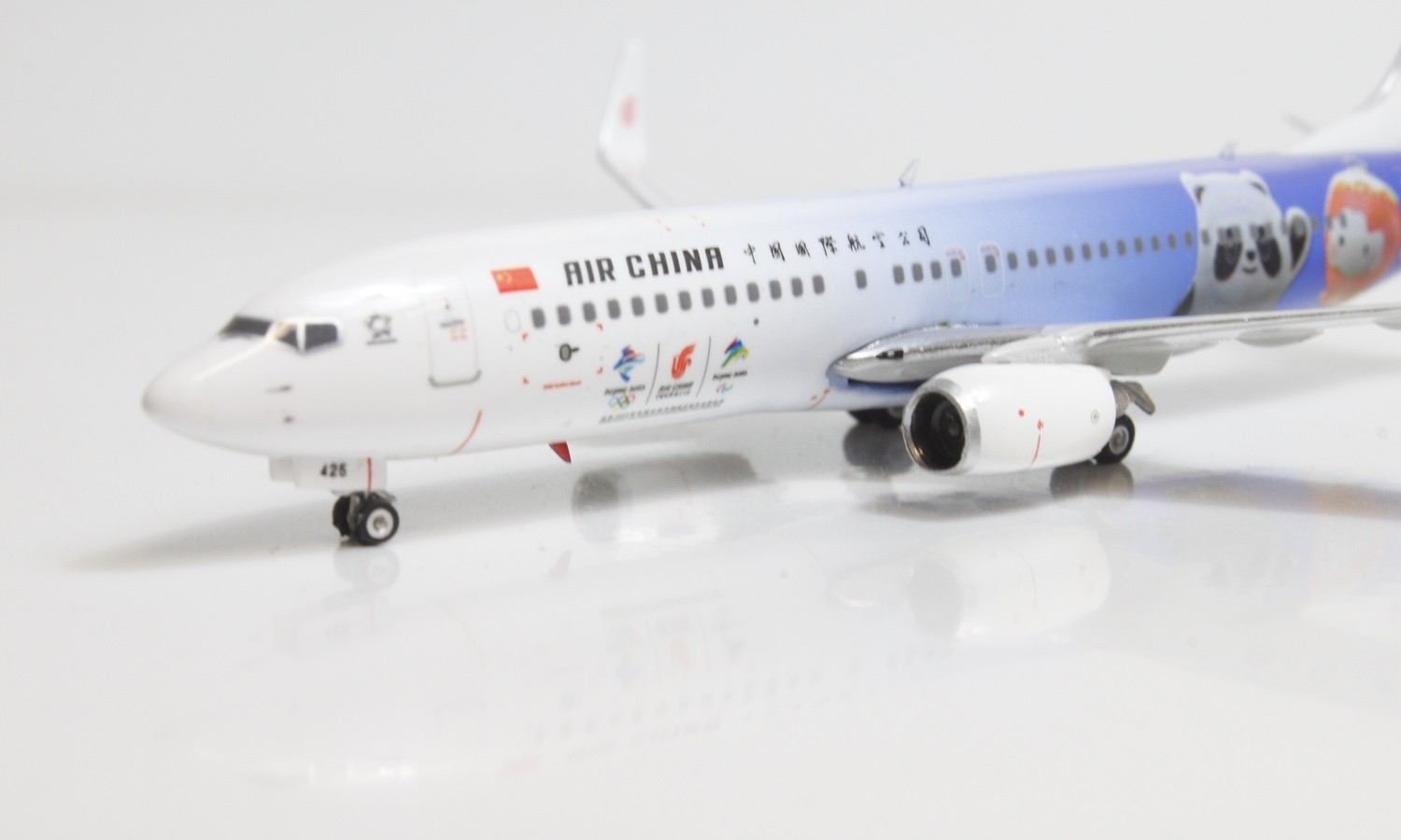 Air China Boeing 737-800w B-5425 中国国际航空公司Beijing Olympic Winter Games NG  Models 58081 scale 1:400