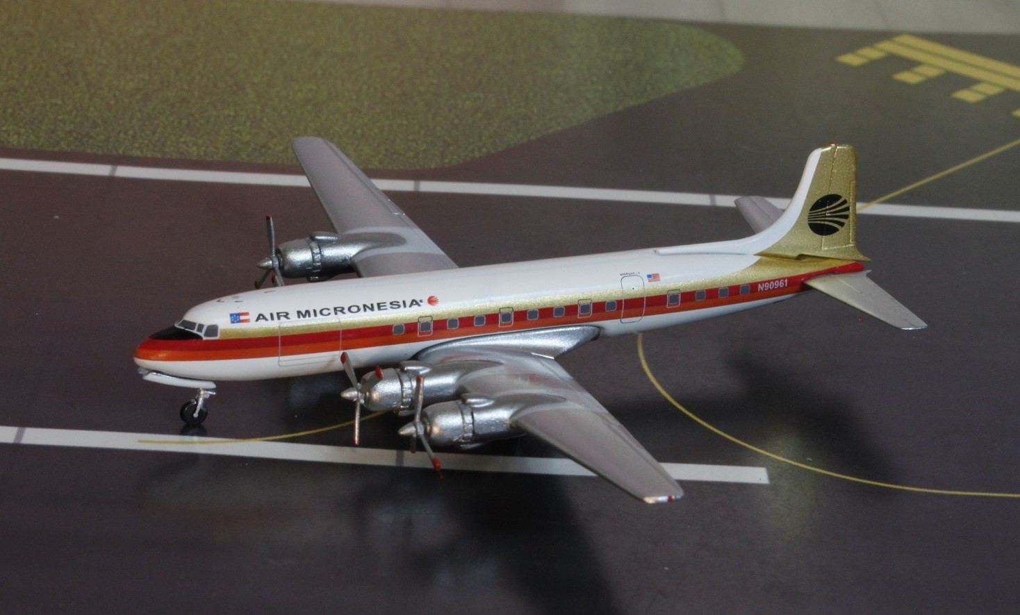 Air Micronesia DC-6 N90961 die-cast Aeroclassics AC19474 Scale 1
