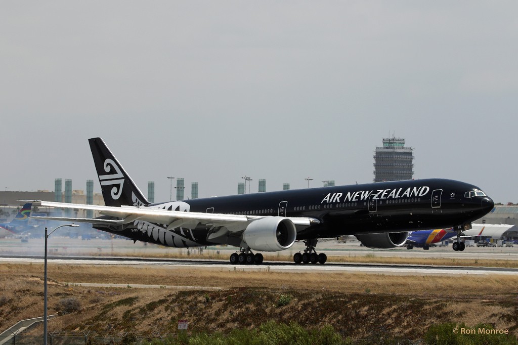 Sold out! Air New Zealand Boeing 777-300ER New All Black ZK-OKQ JC4ANZ567  1:400