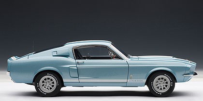 Blue w/ White Stripes Shelby Mustang GT500 1967 AUTOart 72907