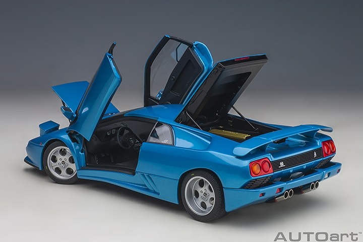 Maquette AUTOart 1:18 – Lamborghini Diablo SE30 (Modèle Collectionneur, Composite, Rouge Iconique)