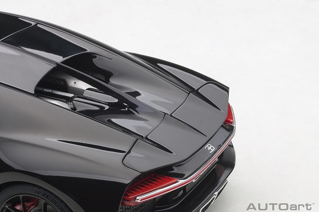 Bugatti Chiron 2017 nocturne black with red accents AUTOart 70991