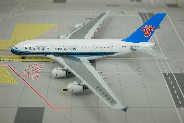 Phoenix Model Die cast Airliners 1:400 Scale ezToys - Diecast