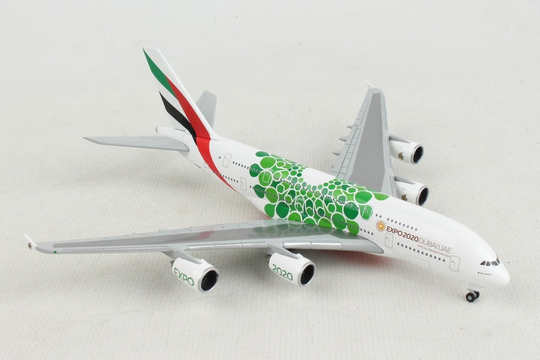 Mehrfarbig Herpa 533713 Dubai Expo Emirates Airbus A380-Expo 2020 Mobility Livery in Miniatur zum Basteln Sammeln und als Geschenk