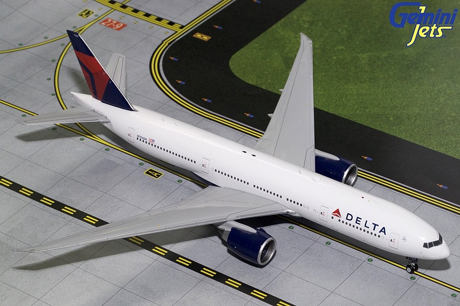 Delta Airlines Boeing 777-200LR Reg# N704DK GeminiJets G2DAL625 Scale 1:200