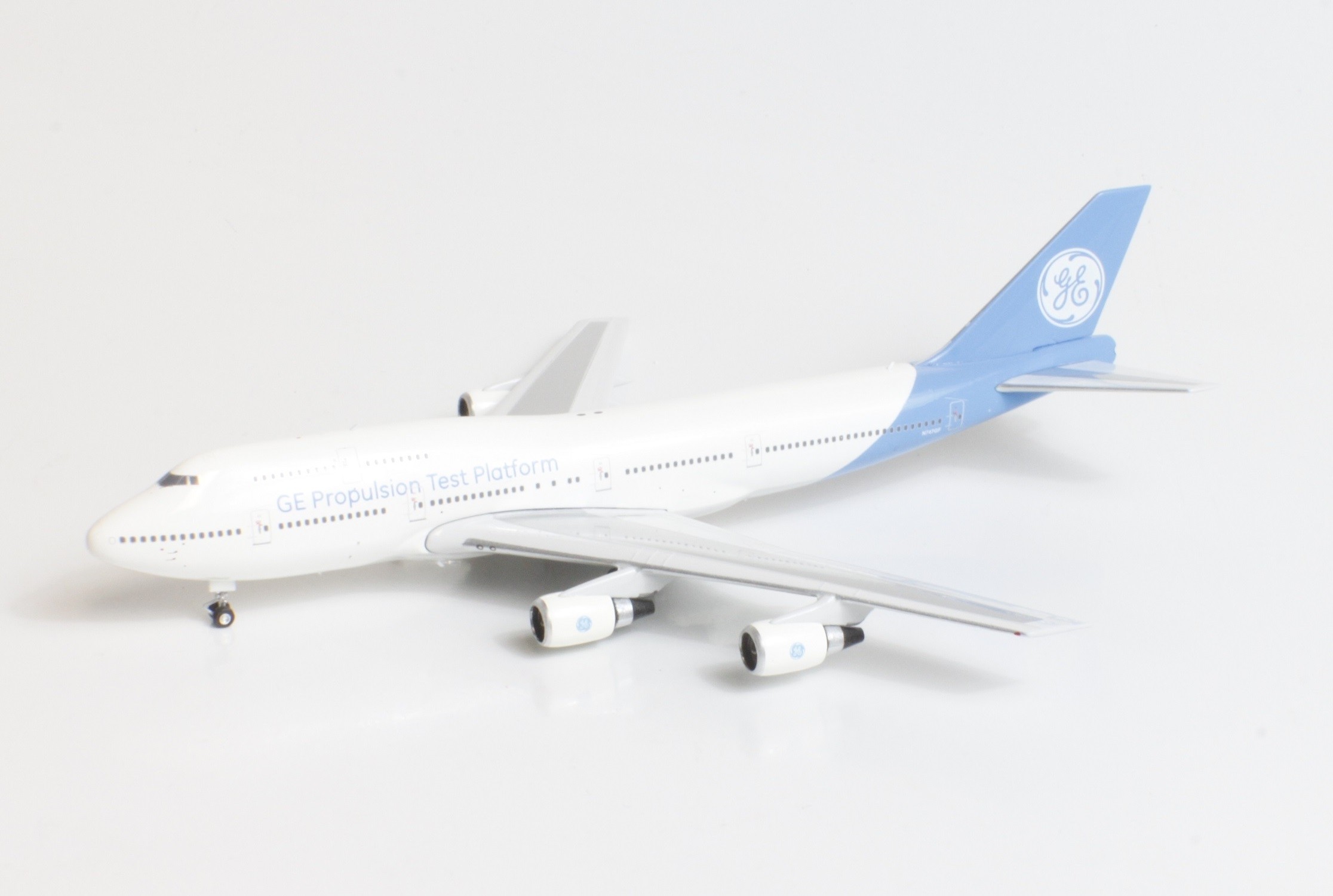 General Electric Boeing 747-400 N747GF Die-Cast 04453 Phoenix
