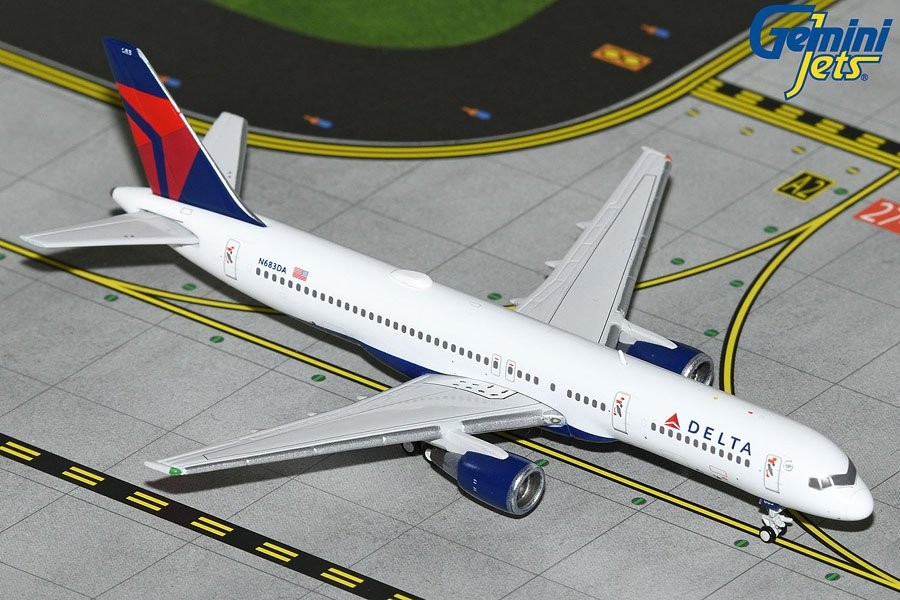 Avion Miniature Gemini Jets Delta B757-300 N584NW - Échelle 1:200, Collection