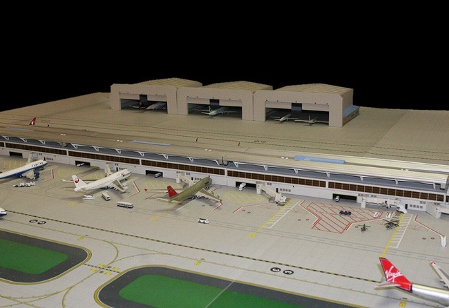 Gemini Jets Wide-Body Airport Hangar 1:400 Scale Playset 