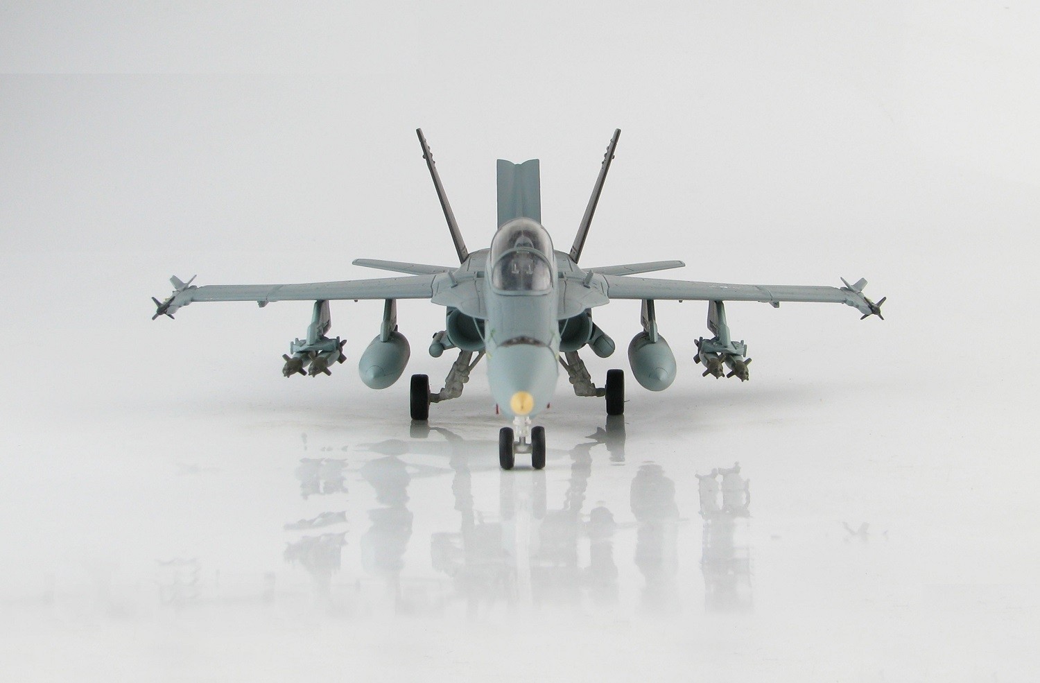 -121 Green Details about   HA3552 Hobby Master F/A-18D Hornet 1/72 Model VK01 USMC VMFA AW 