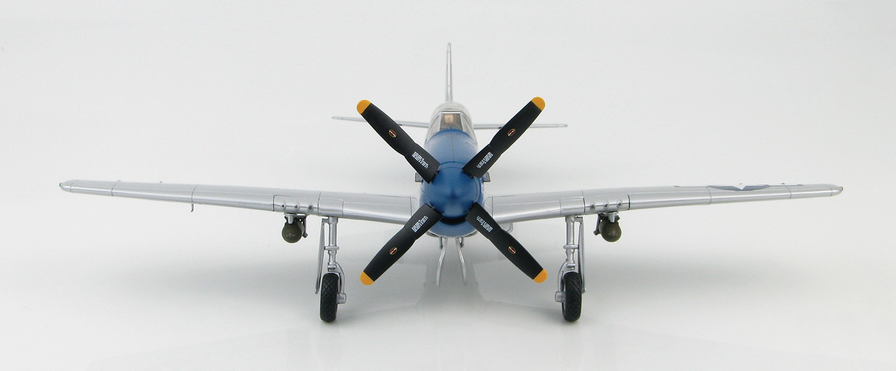- Collectibles P-51D Series, HA7726 HA7726 Scale Item: ezToys 1:48 Models Capt. and Whisner 1944, Master, Hobby Air Diecast “Moonbeam McSwine” Mustang W. Power