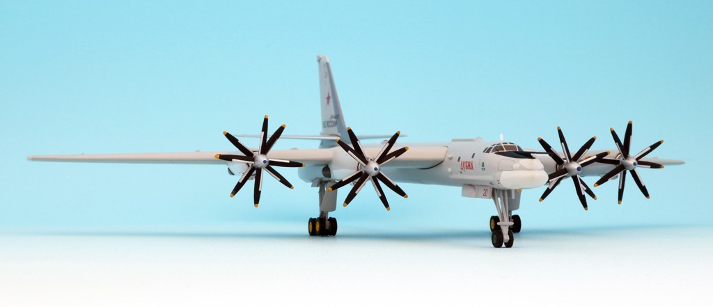 航空機・ヘリコプター herpa wings 1/200 Tu-95 Herpa Wings 200 detailed scale models Russian Air Force TU-95 MS