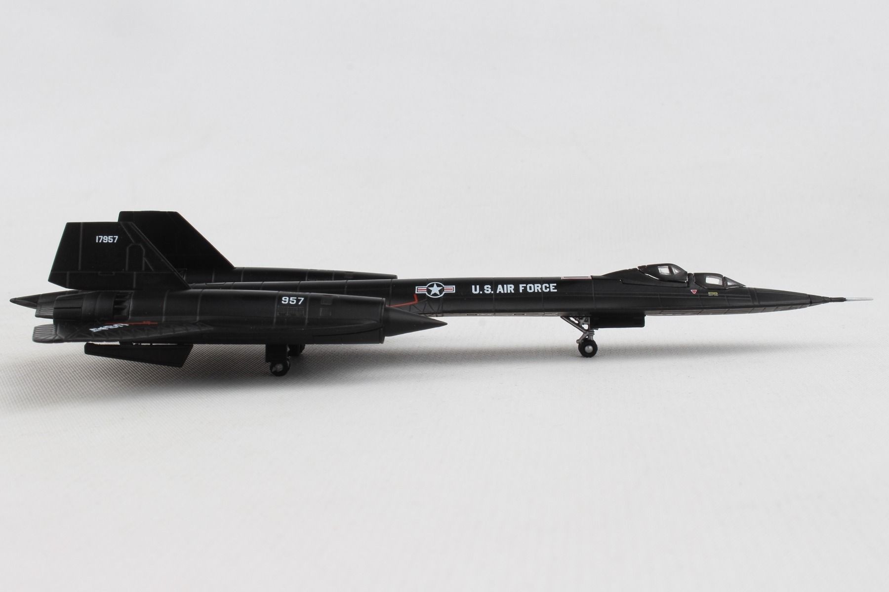 559454 Air Force Lockheed SR-71B Blackbird 1:200 Herpa Wings U.S 