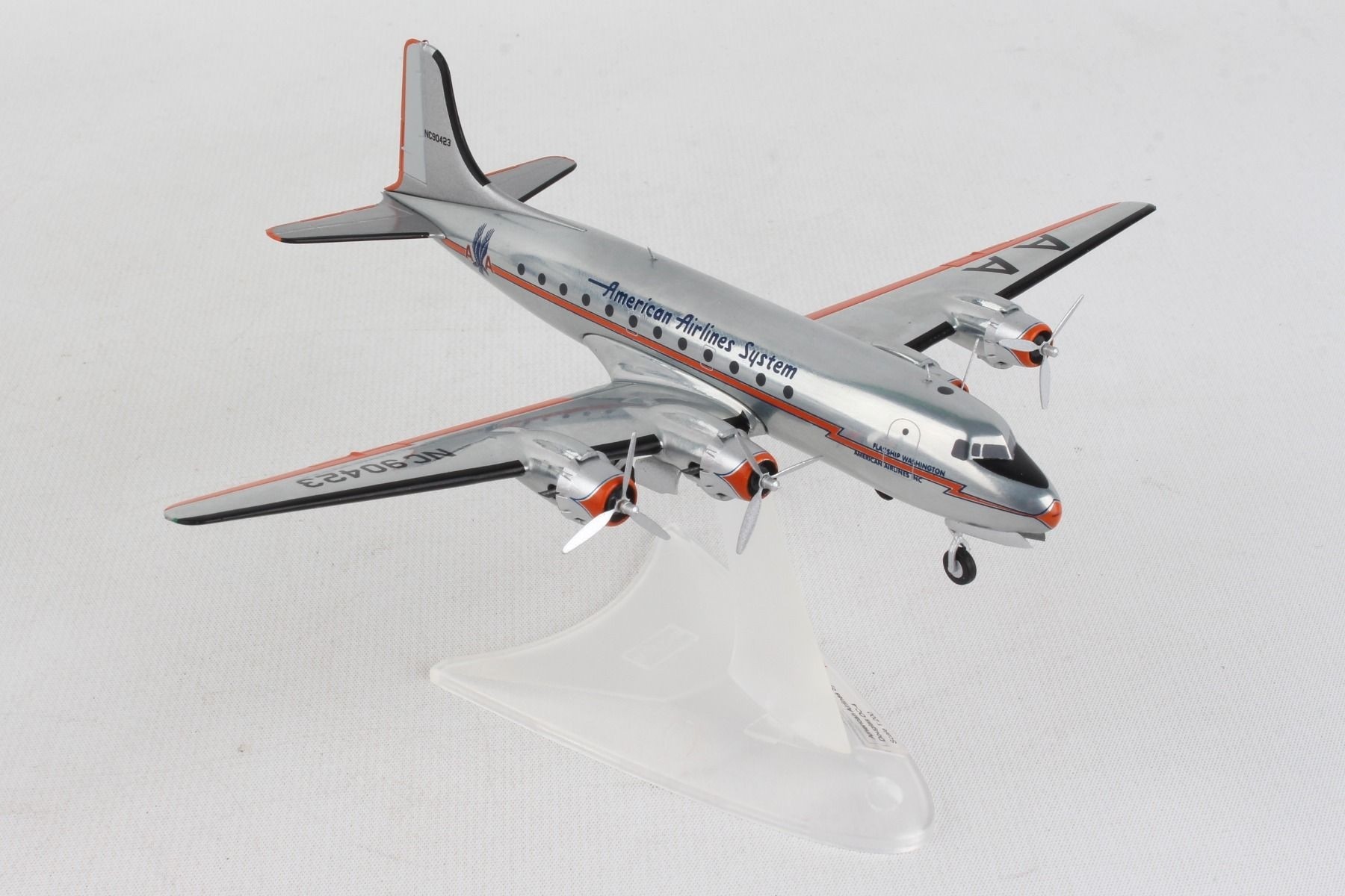 Herpa Wings 1:200 Douglas DC-4 Swissair ZU-ILI 572491 Modellairport500