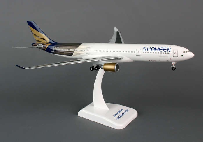 航空機・ヘリコプター SHAHEEN AIR Airbus A330-300 1/200 Highly detailed Hogan Shaheen Air A330-300 w/gear Reg # AP-BKM