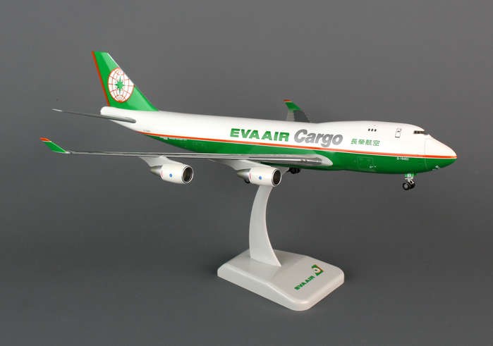 Hogan Eva Air Cargo B747-400F 1:200 W/Gear 1:200 Scale