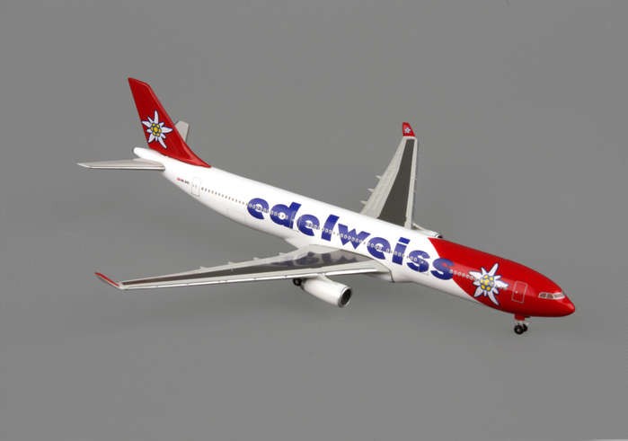 Hogan Wings 1:500 Airbus A330-300 edelweiss HB-JHQ  HO5989  Modellairport500