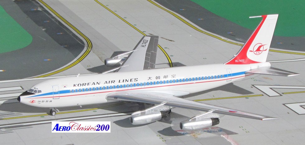 Korean Airlines Boeing 720B Reg# HL7402 Western Model 1:200