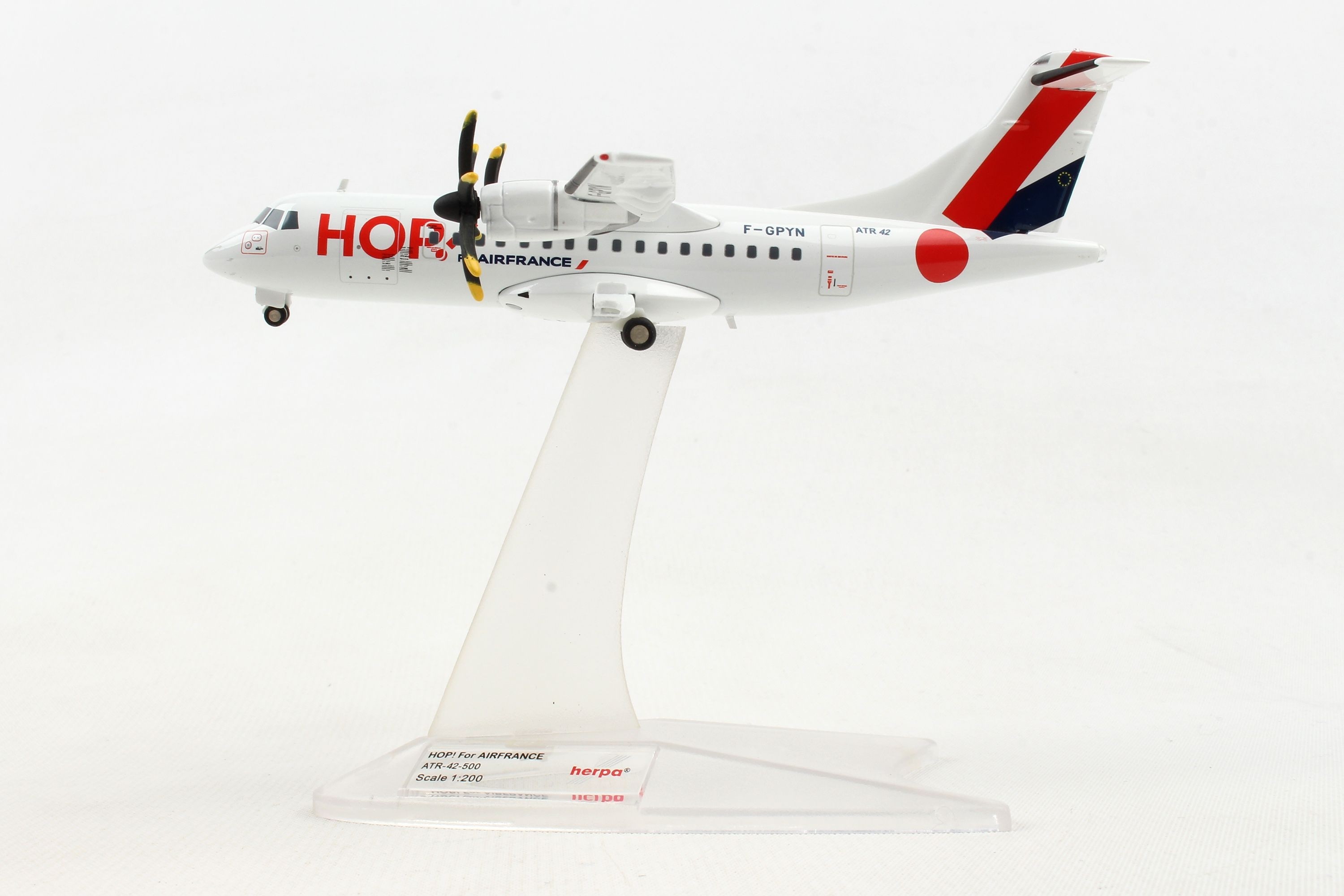 Herpa Wings 1:200 ATR-42-300 KLM Exel PH-XLE 571654 Modellairport500