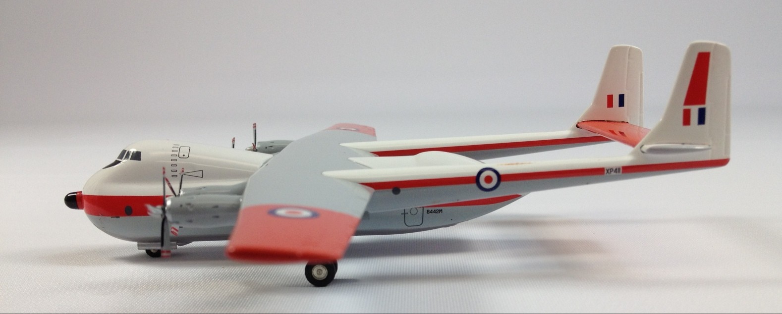 RAF ARGOSY XP411 (Red, Fuselage, Tailboom, Wingtips) Scale 1:200 ezToys ...
