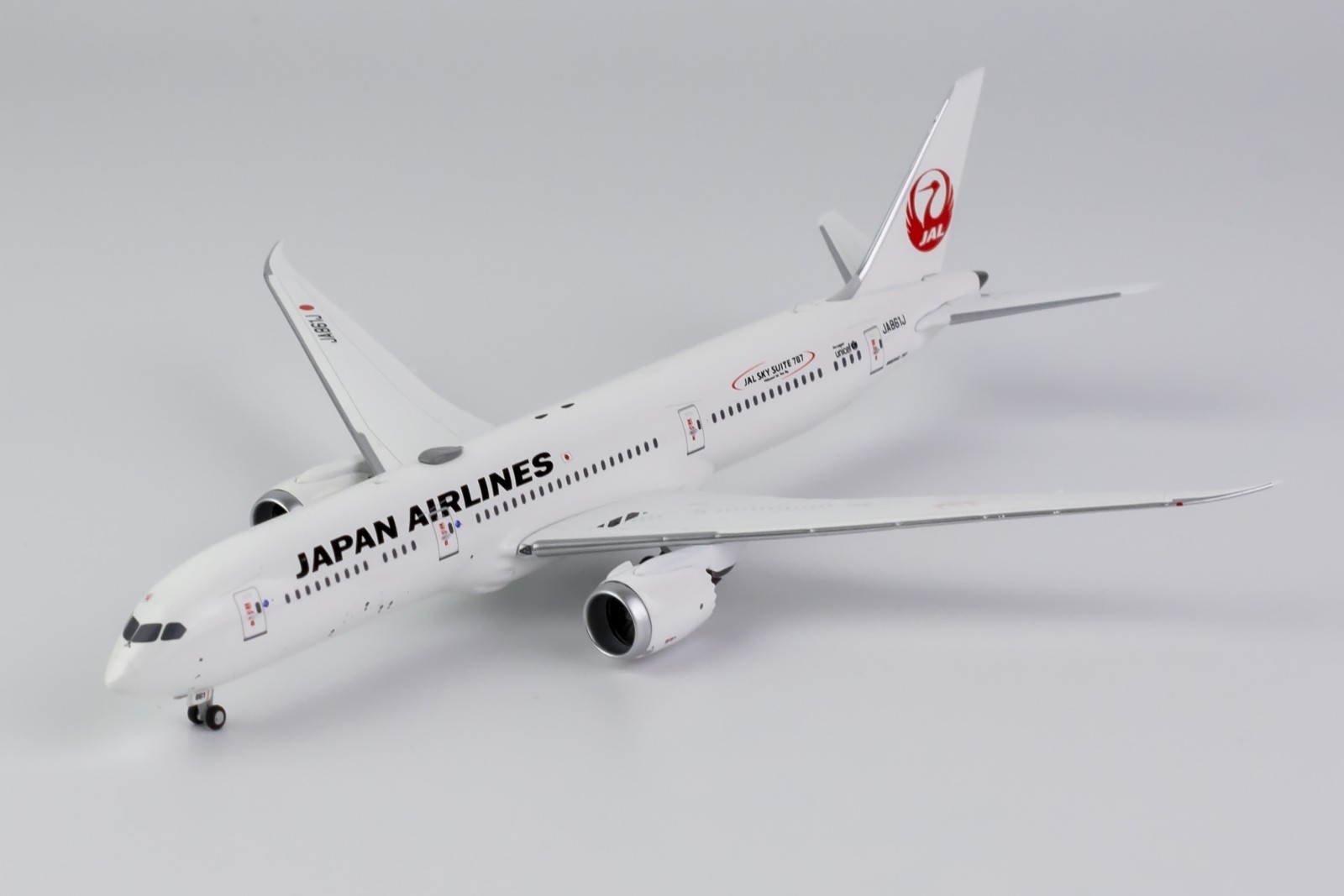 JAL Japan Airlines Boeing 787-9 Dreamliner Sky Suite Titles Livery JA861J  Die-Cast NG Model 55085 scale 1:400