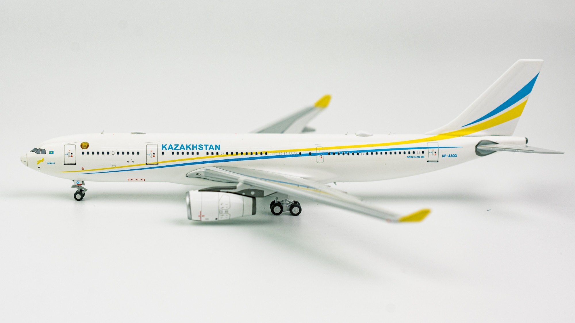 NG Models Kazakhstan Government Airbus A330-200 UP-A3001 1/400 